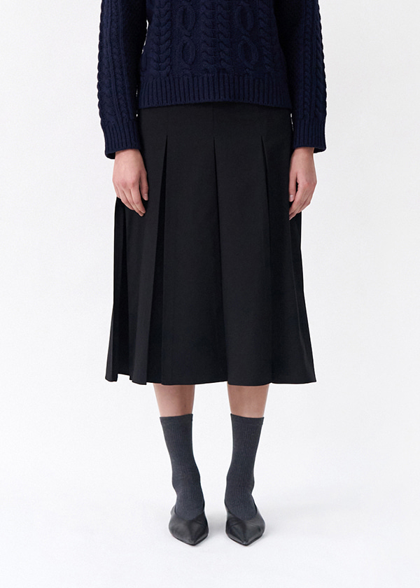 Inverted Pleats Skirt / Black